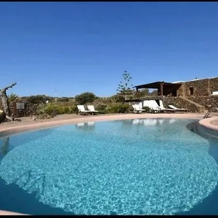 Holiday home Dammuso Jezabel *
