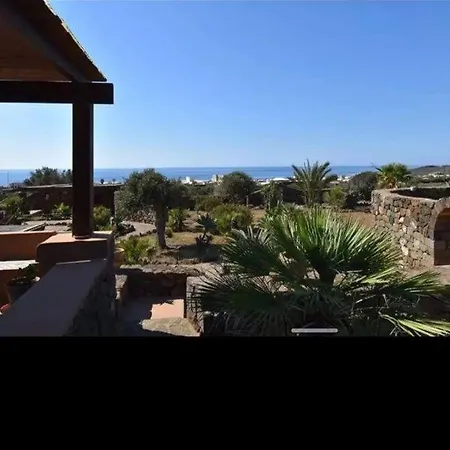 Dammuso Jezabel Holiday home *